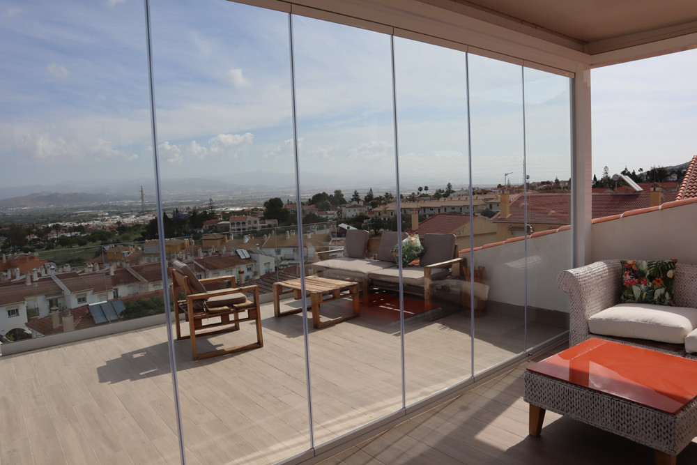 Todocristal frameless glazing system