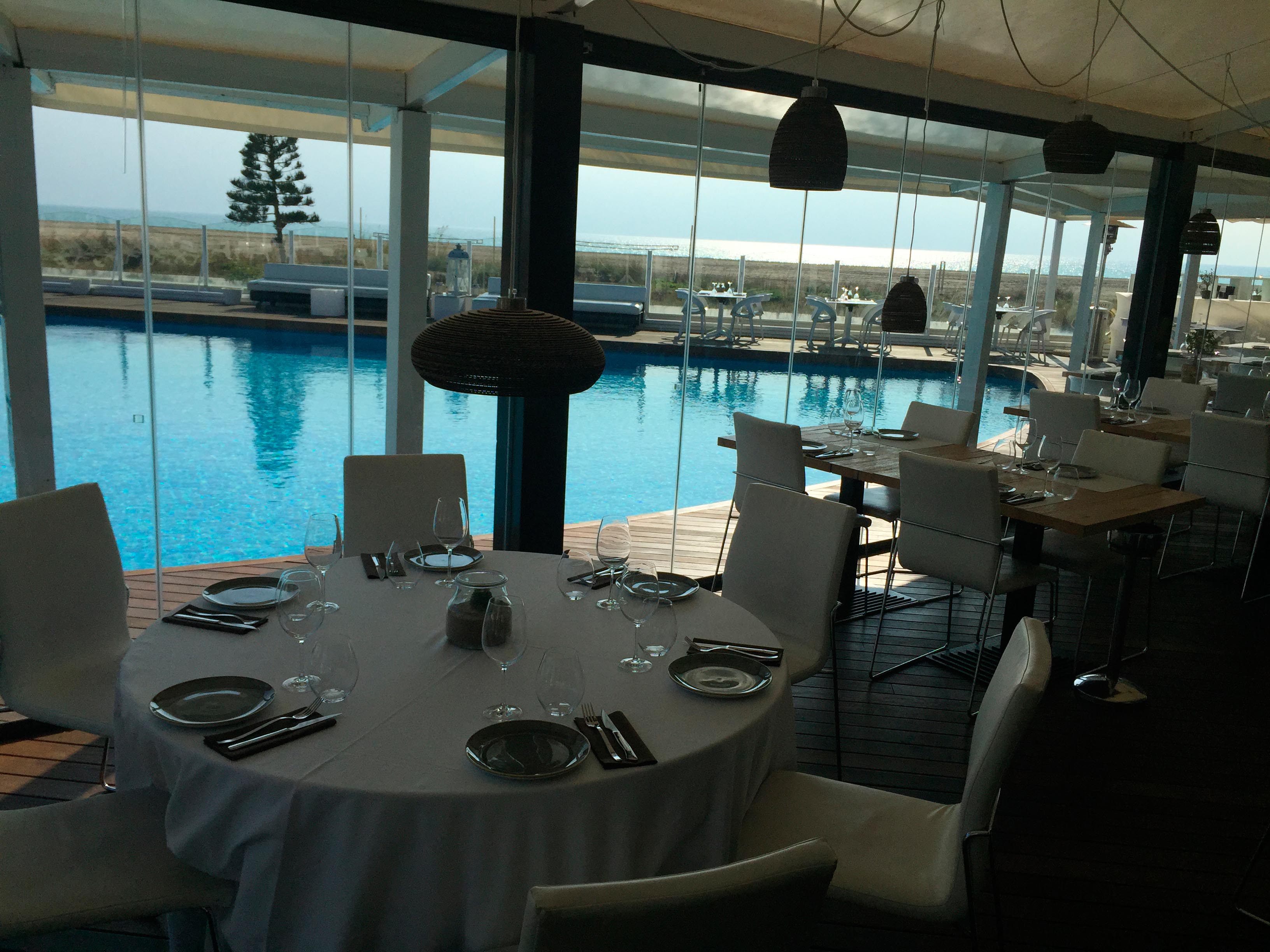 Glass enclosure in a restaurant in Castelldefels