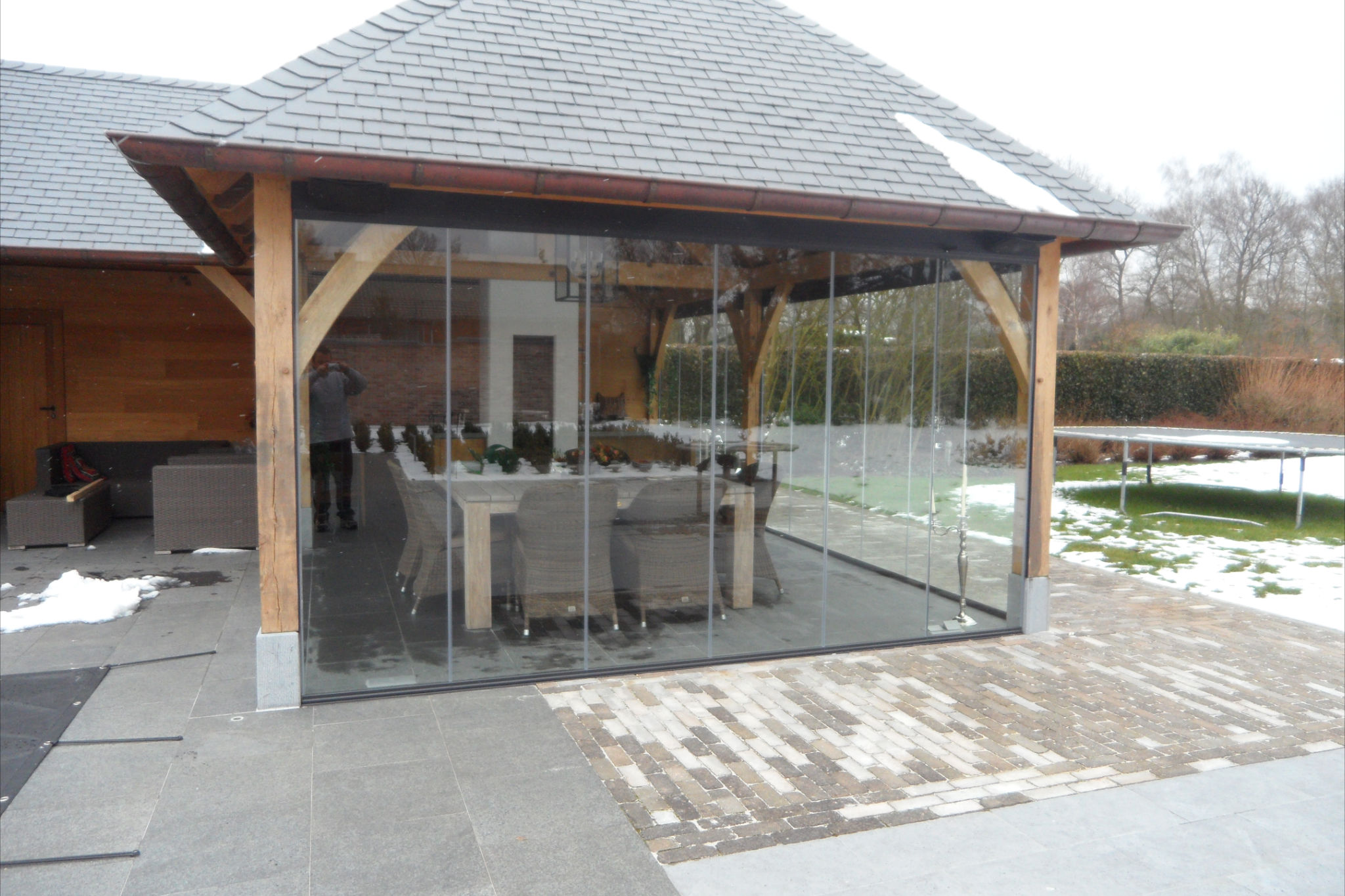 Glazing frameless system in a porch in Holland