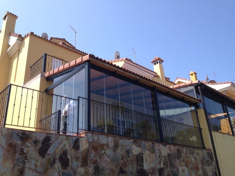 Glass enclosure in a porch in Las Palmas