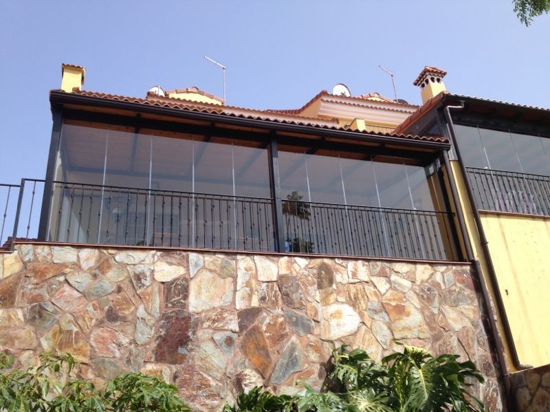 Glass enclosure in a porch in Las Palmas