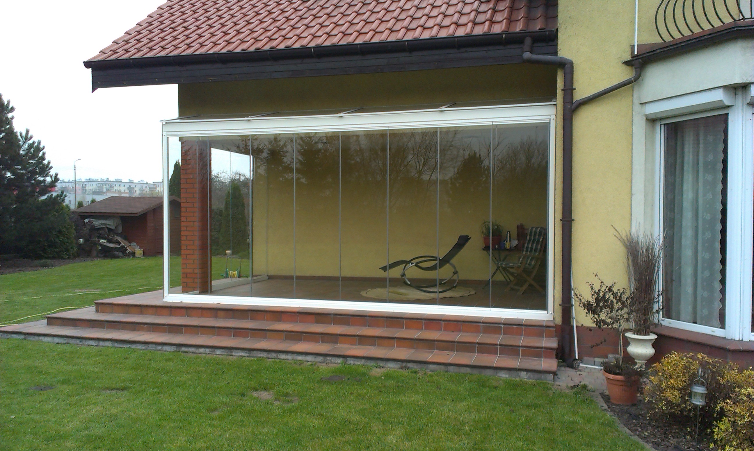 Glass enclosure for a porch in Poznan